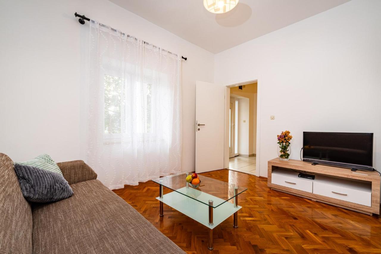 Apartment Eva Maslenica Exterior foto